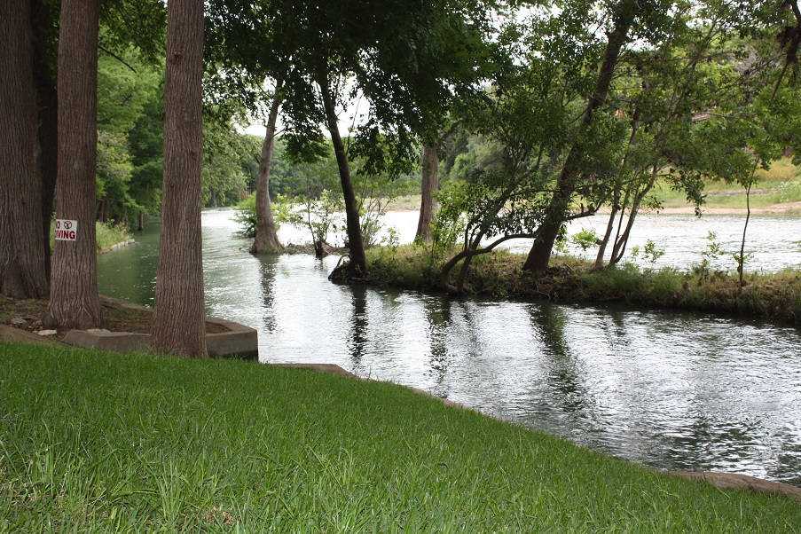 Left view of the Canal